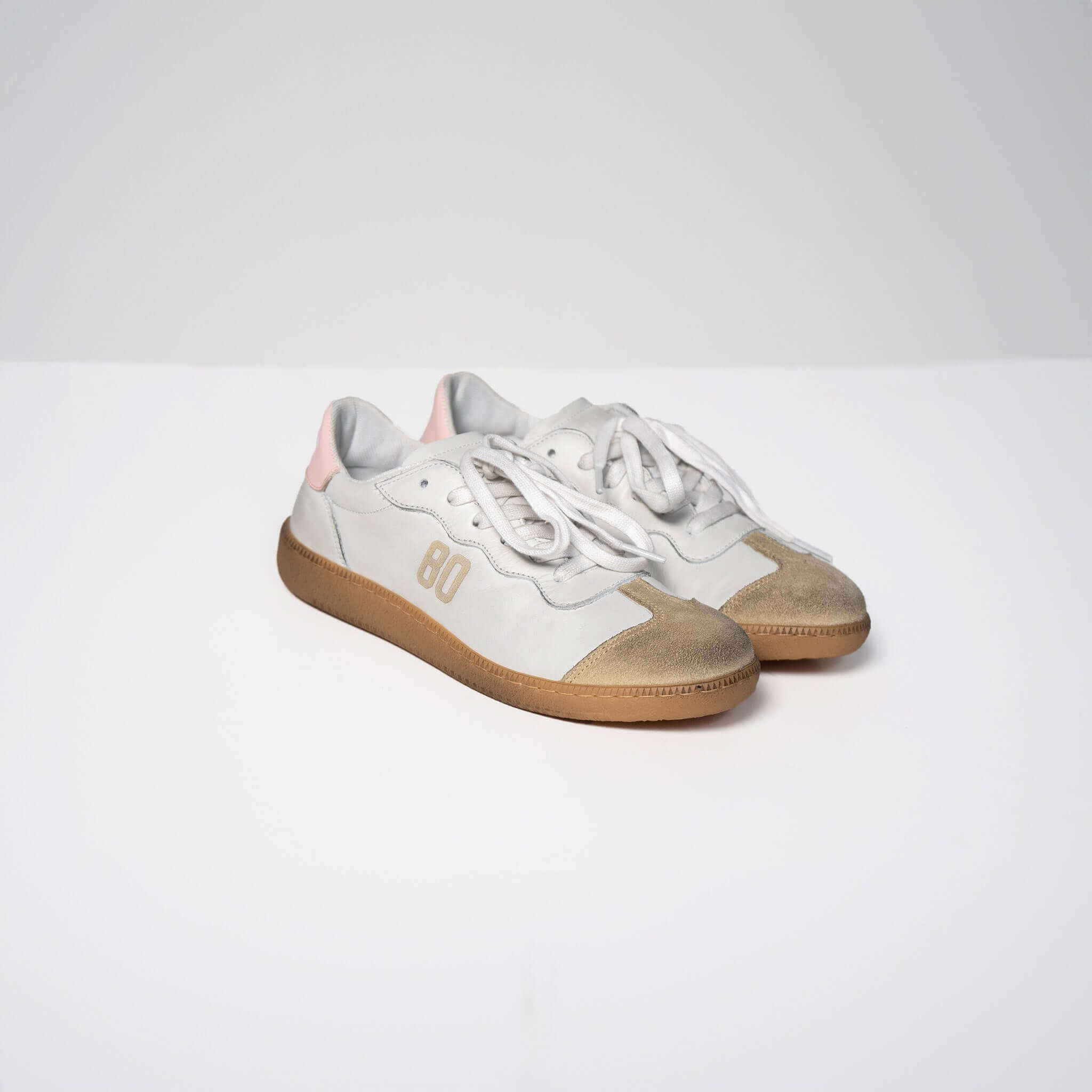 Harvard sneakers in fine Italian leather with rubber sole, featuring number 80 design, Made in Italy, stylish and comfortable footwear.